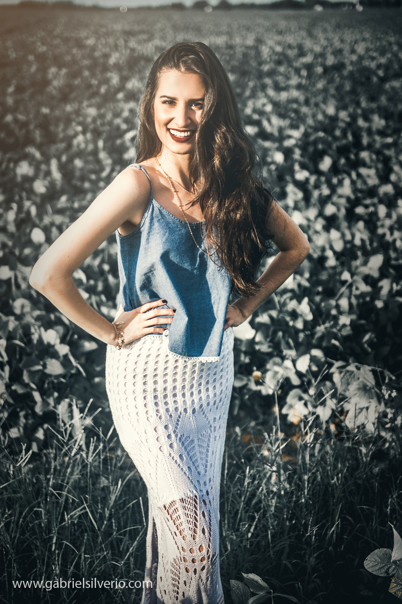 fotos-externas-book-fotografico-paula-lobato-fotografado-por-gabriel-silverio-fotografias-por-do-sol-fotos-verao-vestido-florido-fine-art-brasil