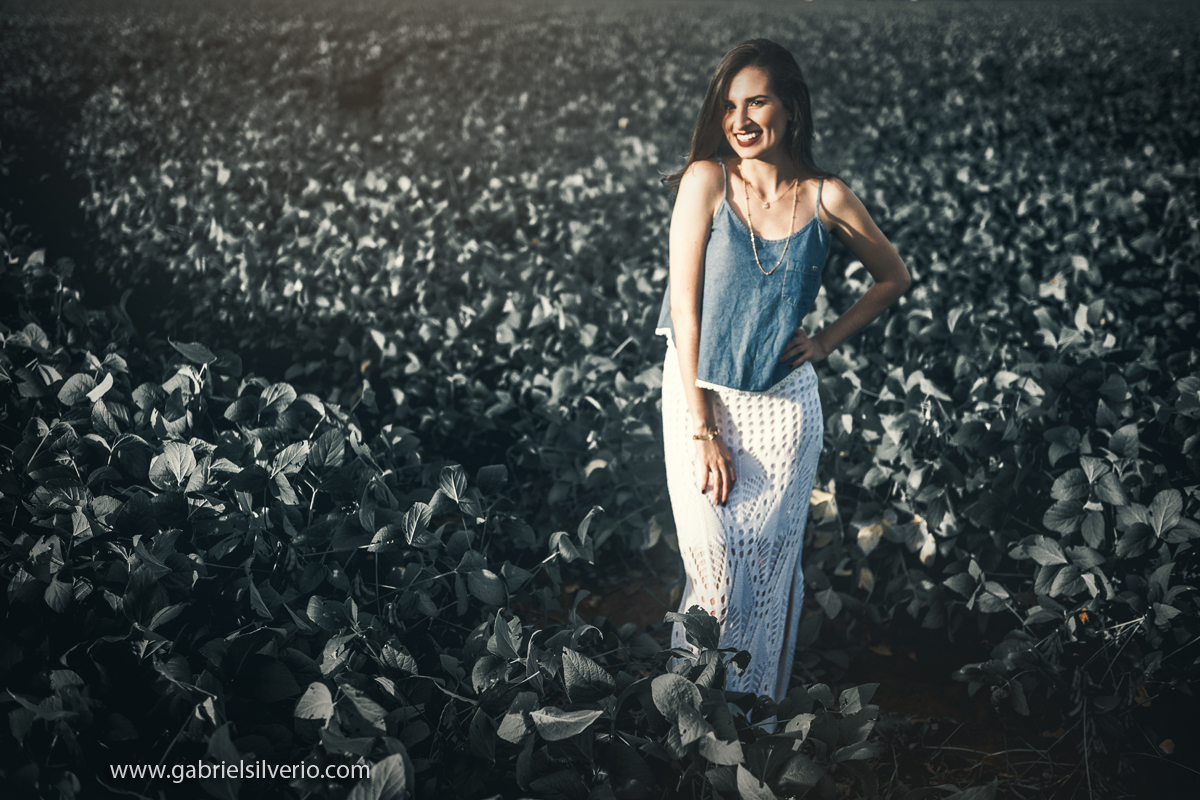fotos-externas-book-fotografico-paula-lobato-fotografado-por-gabriel-silverio-fotografias-por-do-sol-fotos-verao-vestido-florido-fine-art-brasil