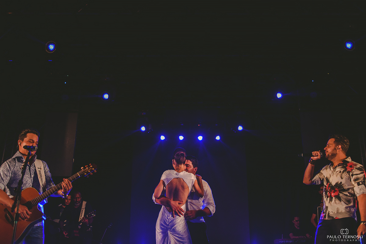 noivos com joao neto e frederico no casamento