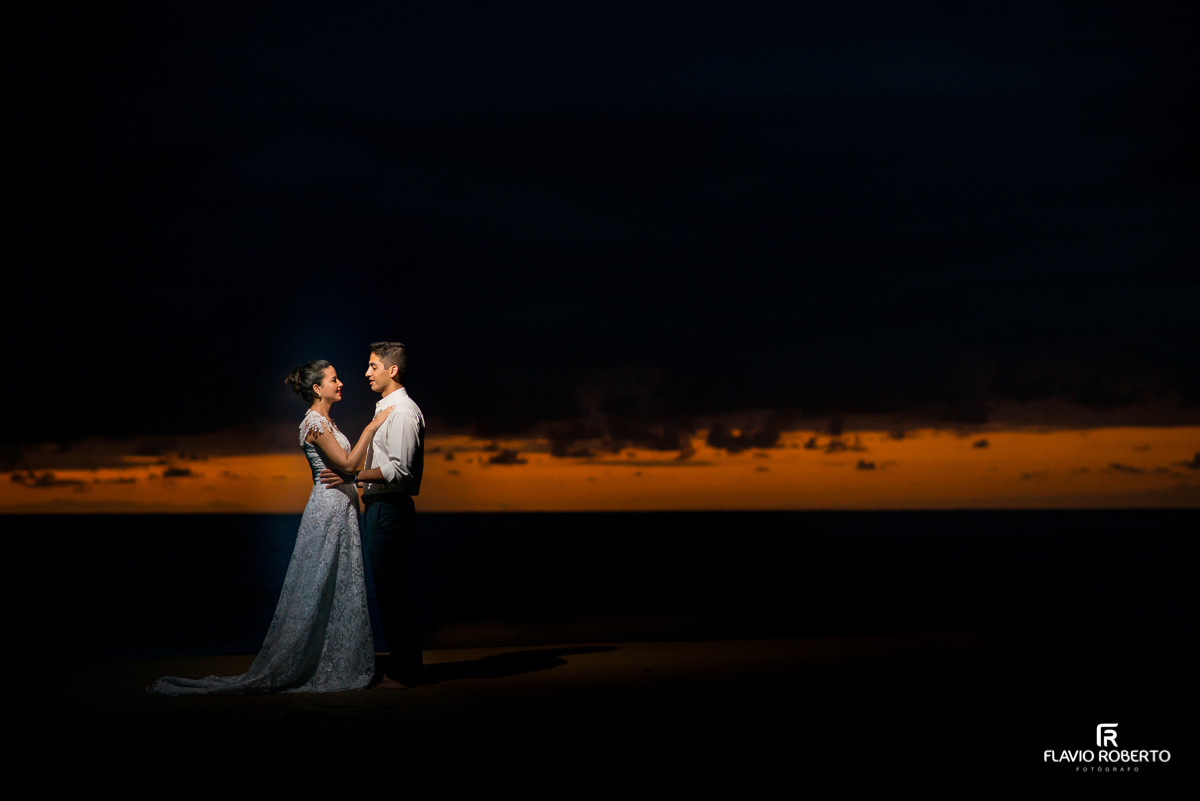 Ensaio Trash the Dress na praia vermelha de ubatuba