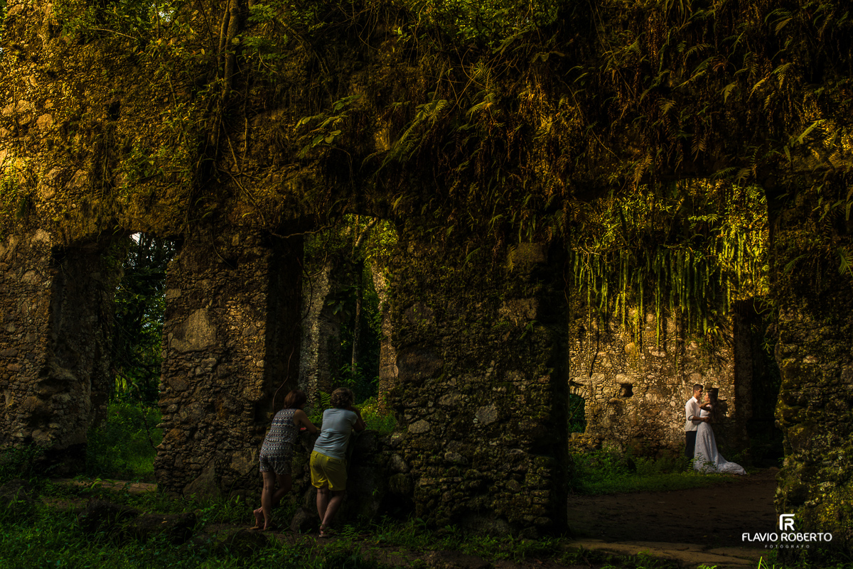 trash the dress ruinas de lagoinha