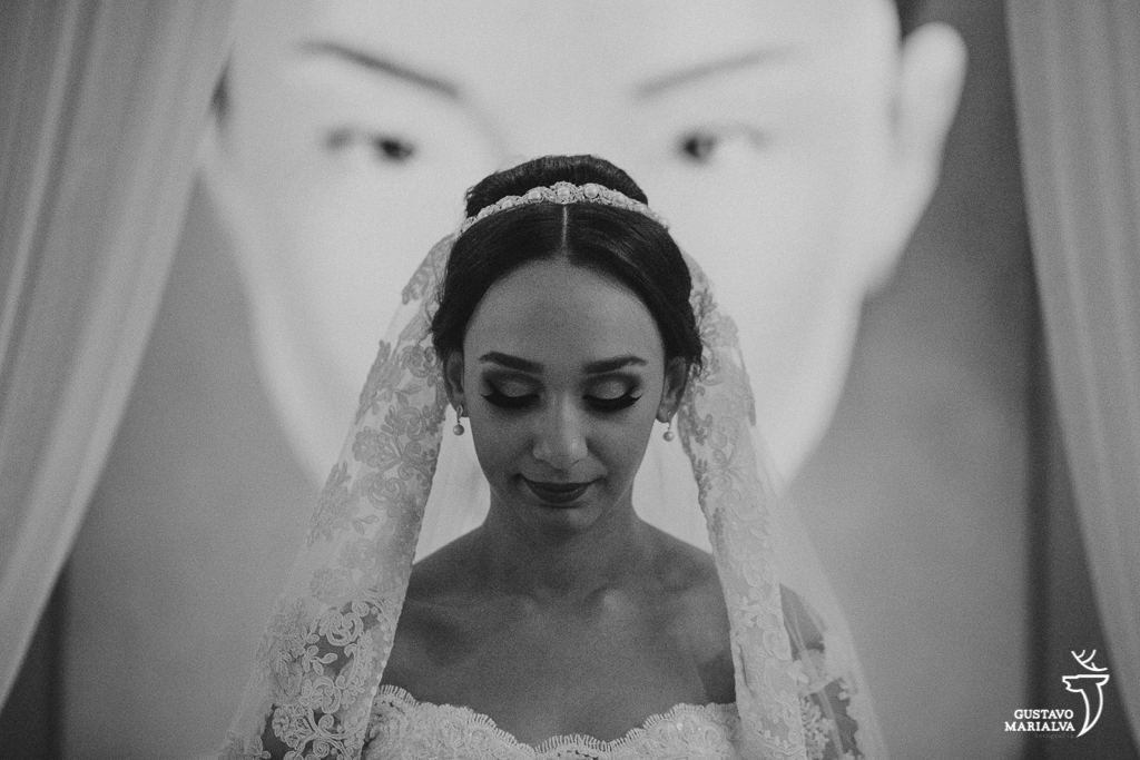 noiva de olhos fechados