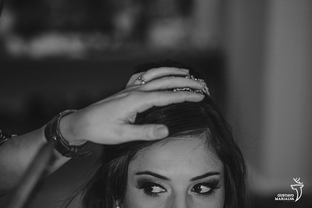 olhar da noiva durante o making of de casamento
