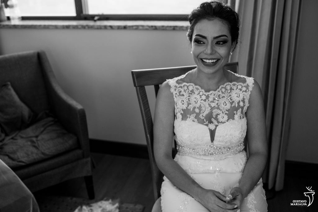 noiva chorando no making of do casamento