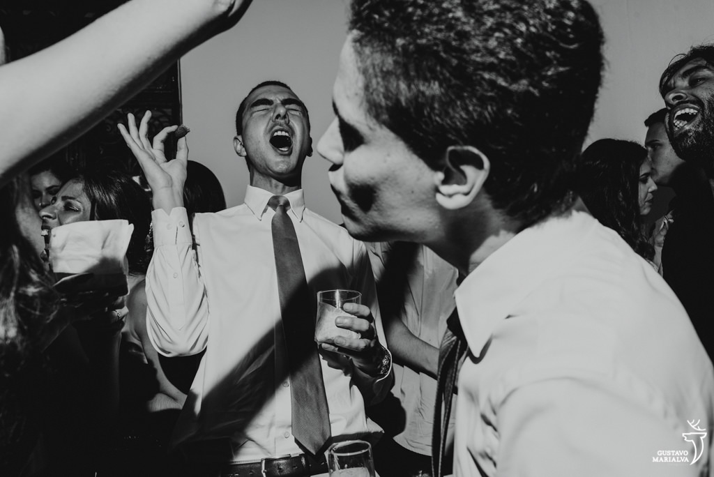 convidado cantando