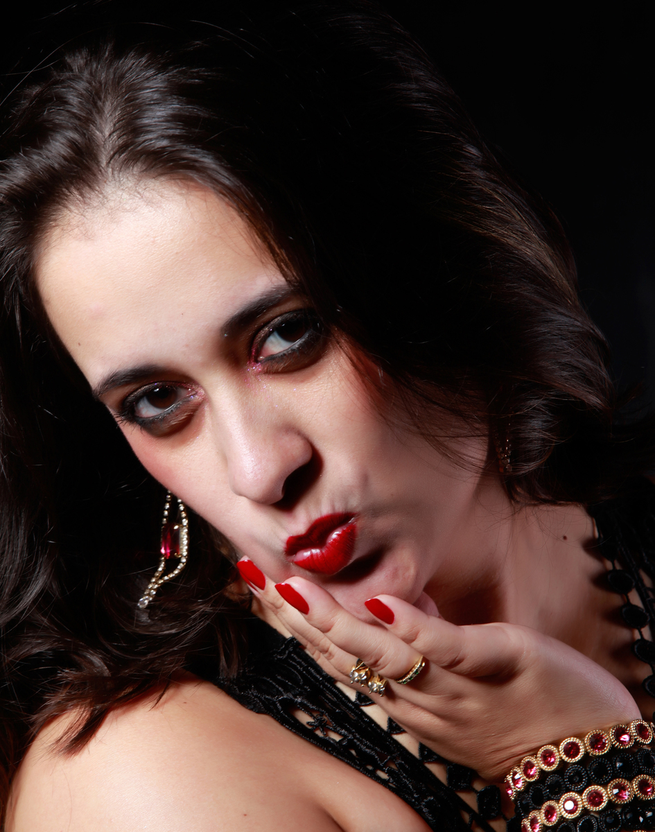 Com um toque todo pessoal, essa modelo desfila na lente do fotografo nico com muita tranquilidade. parabens. visite o site www.nicofotografo.com.br #book. visite a loja na octogonal e sdoeste. acompanhe nico nas redes sociais.