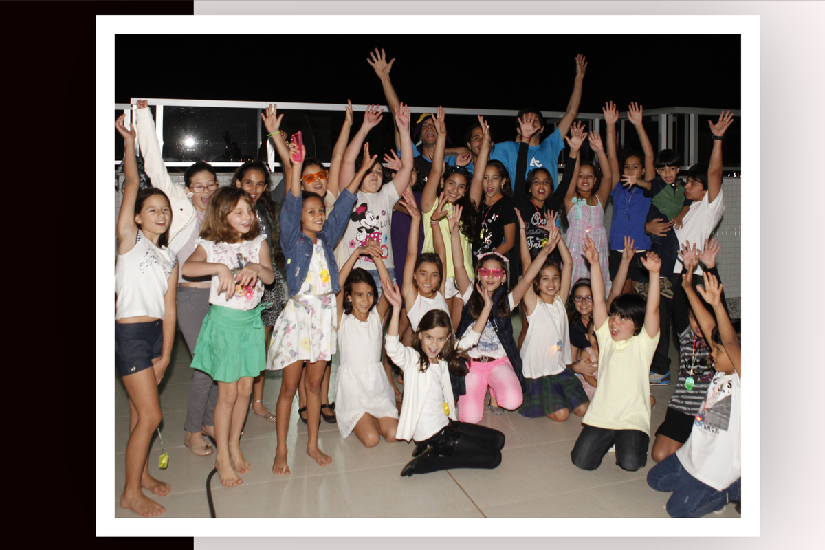 quanta crianca linda nessa festa realizada no sudoeste na cobertura de um edificio na cidade de brasilia. tudo registrado pelo nico fotografo que conta com um estudio no sudoeste.