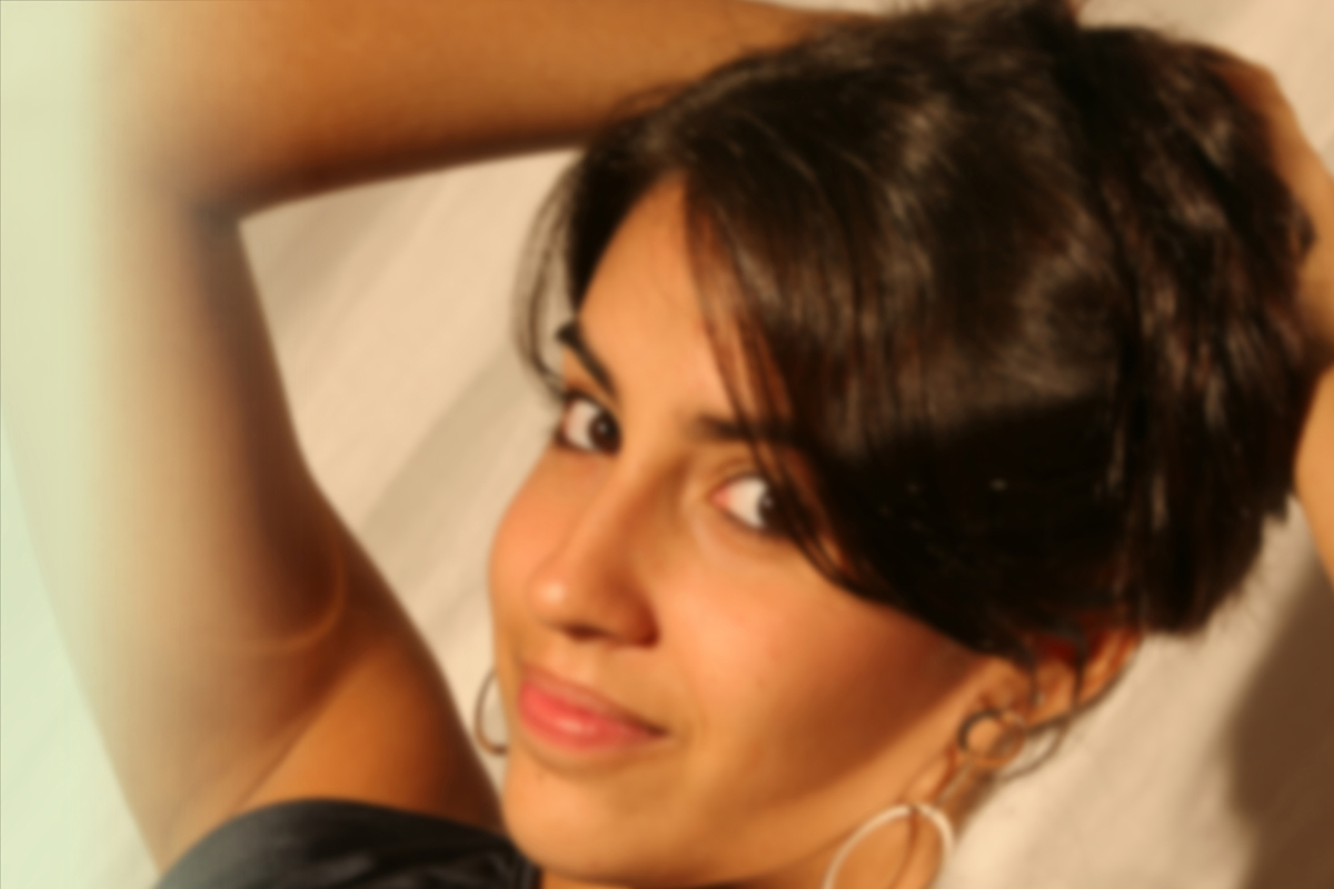 uma pose em seu ensaio fotografico e observamos que a modelo ja nasceu pronta, parabens. que venham outros ensaios fotograficos no estudio do nico fotografo.