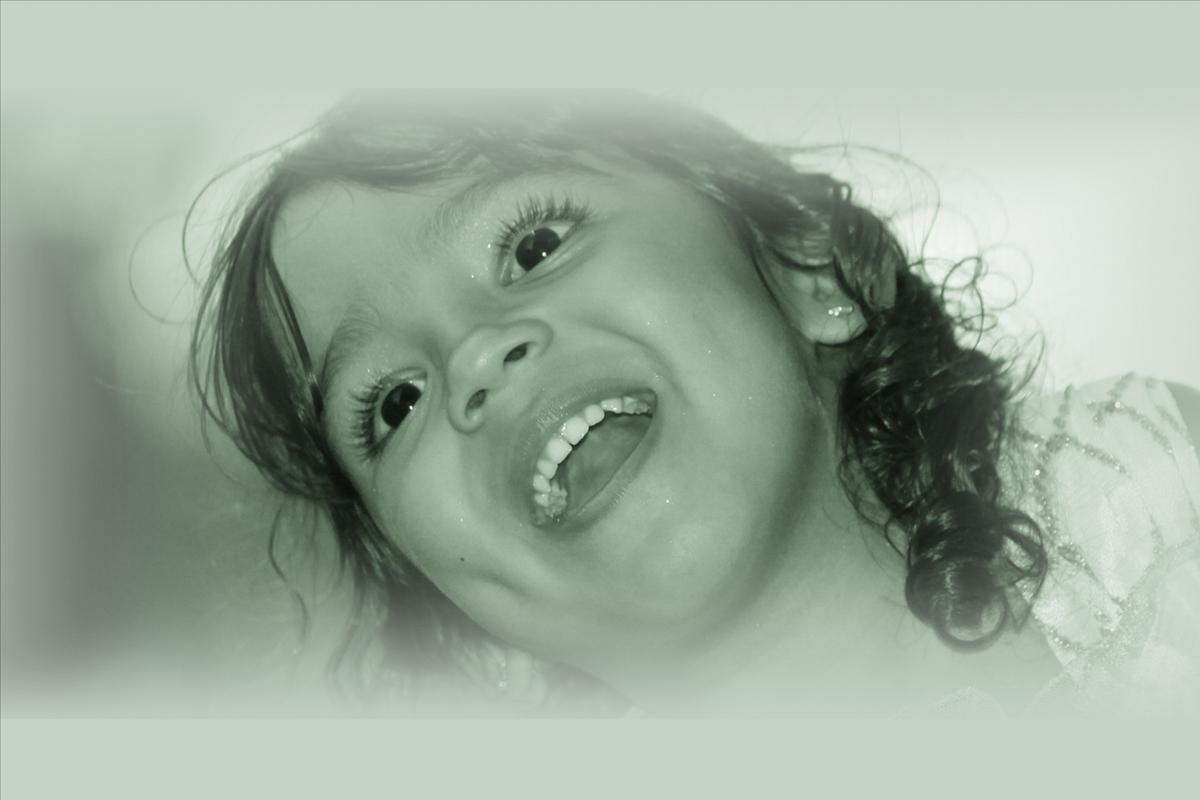 olhem que sorriso maravilhoso para encerrar a sessão fotografico realizada em brasilia pelo fotografo nico que trabalha com crianca e festa infantil.