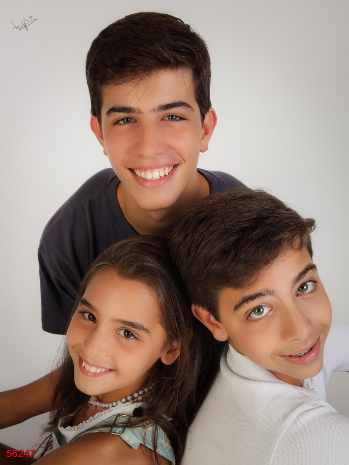 fotografia de estúdio três irmãos