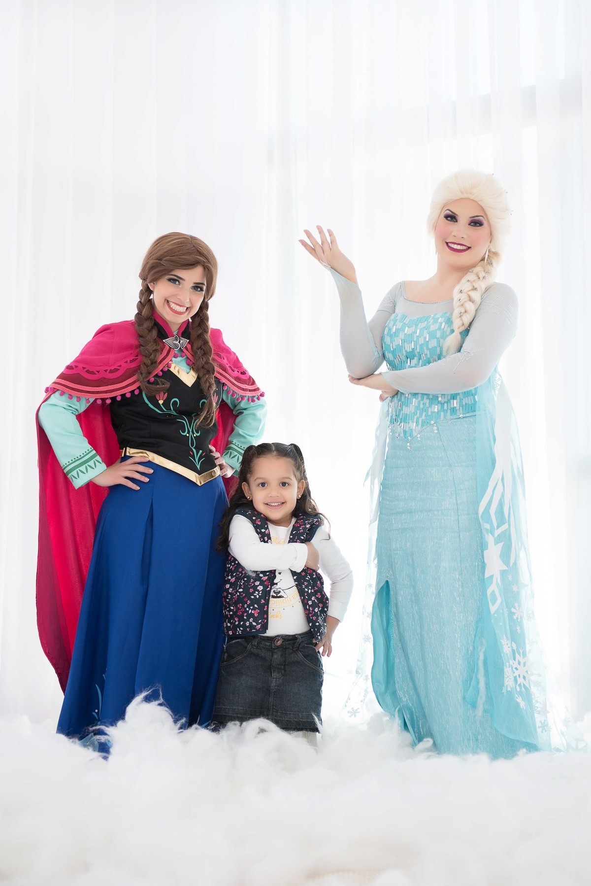 Ensaio fotográfico princesas - elsa e ana - Estúdio - neve - nuvem