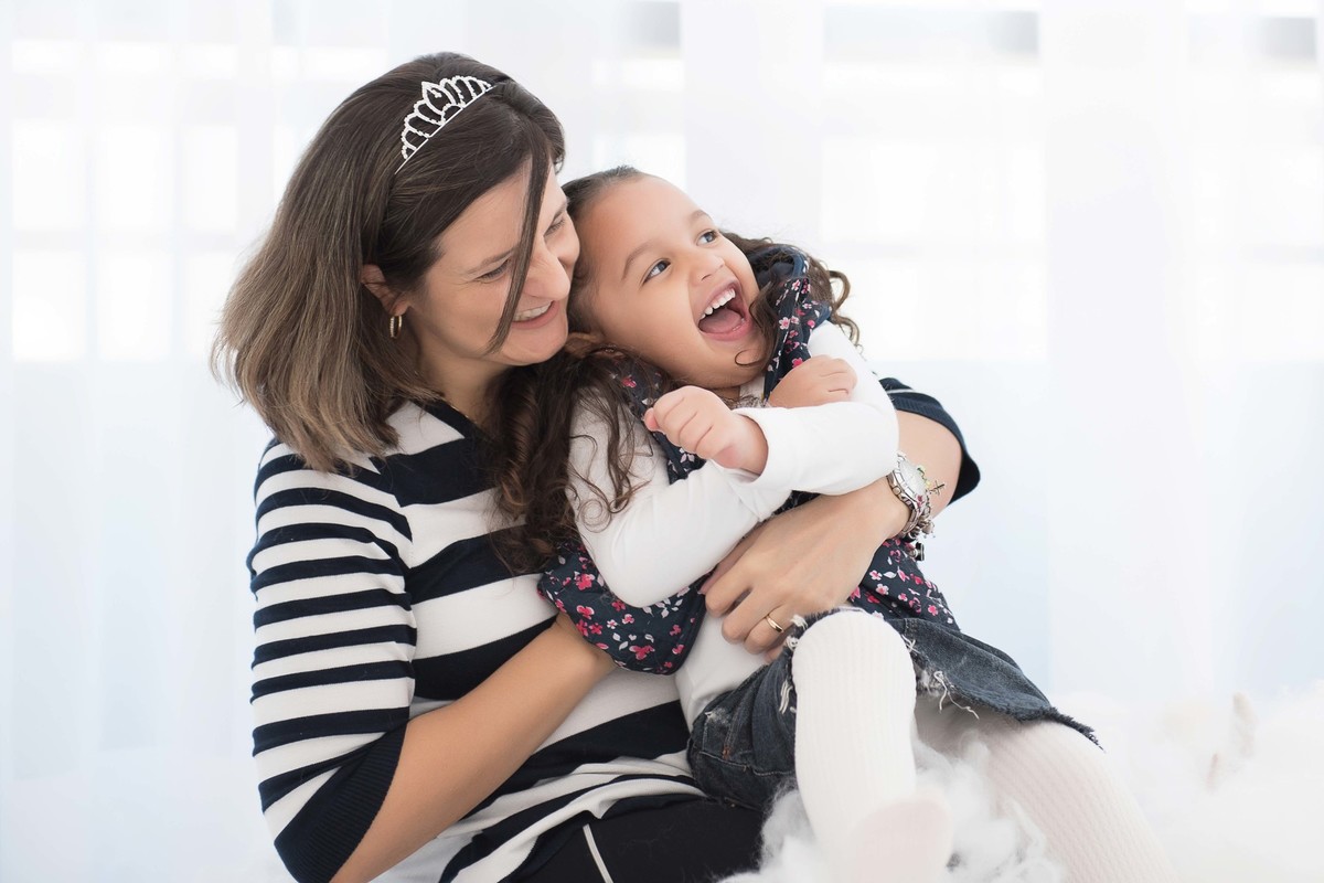 Ensaio fotográfico princesas - elsa e ana - Estúdio - neve - nuvem - risada