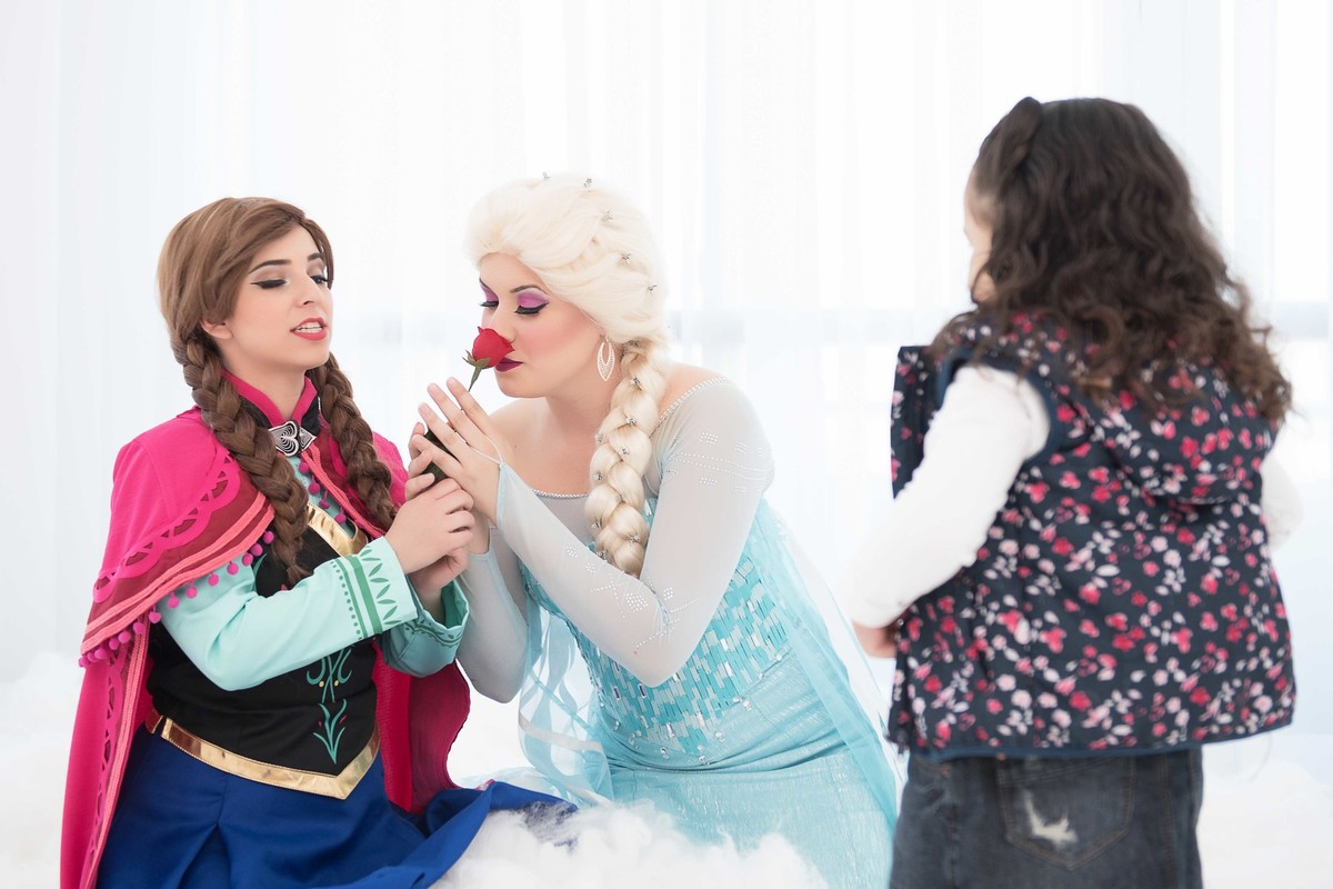 Ensaio fotográfico princesas - elsa e ana - Estúdio - neve - nuvemEnsaio fotográfico princesas - elsa e ana - Estúdio - neve - nuvemEnsaio fotográfico princesas - elsa e ana - Estúdio - neve - nuvem