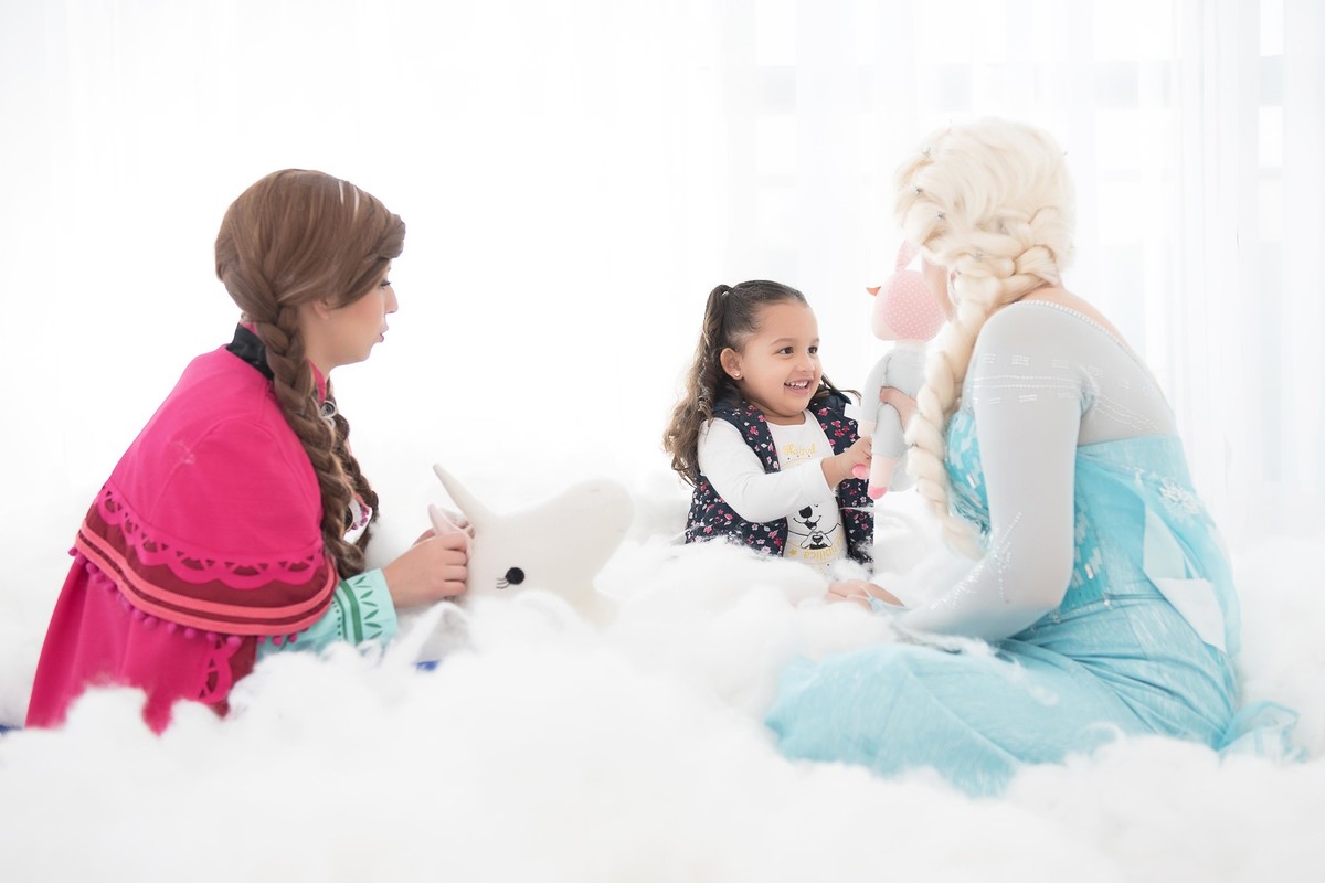 Ensaio fotográfico princesas - elsa e ana - Estúdio - neve - nuvem