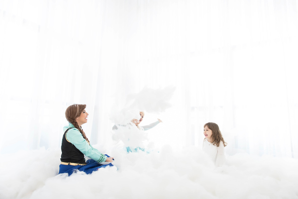 Ensaio fotográfico princesas - elsa e ana - Estúdio - neve - nuvem