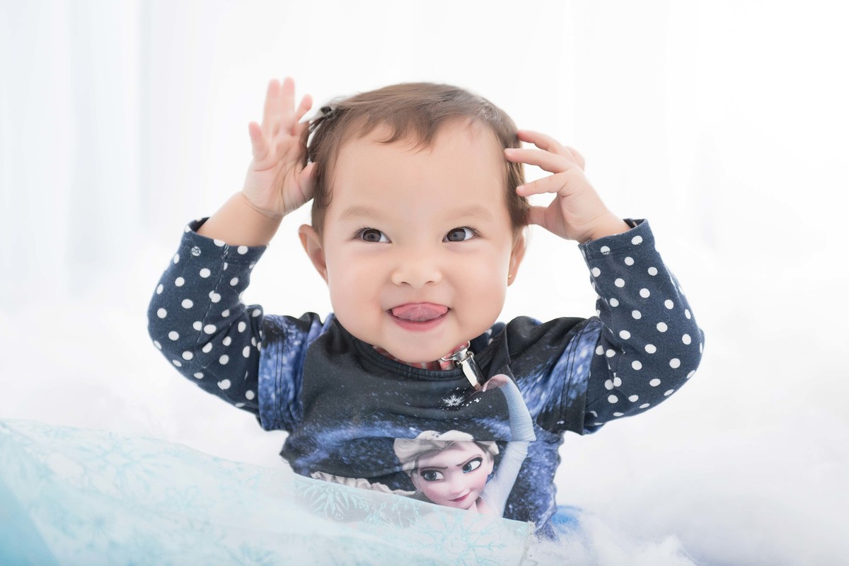 Ensaio fotográfico princesas - elsa e ana - Estúdio - neve - nuvem