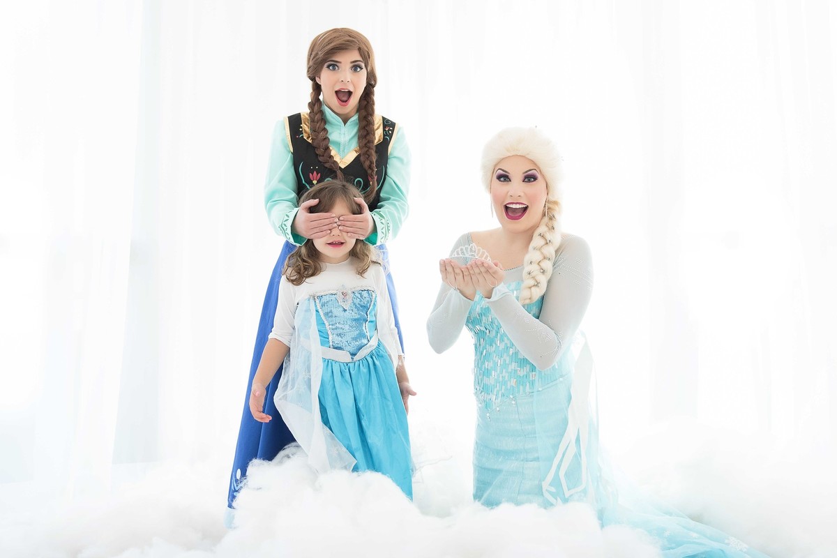 Ensaio fotográfico princesas - elsa e ana - Estúdio - neve - nuvem