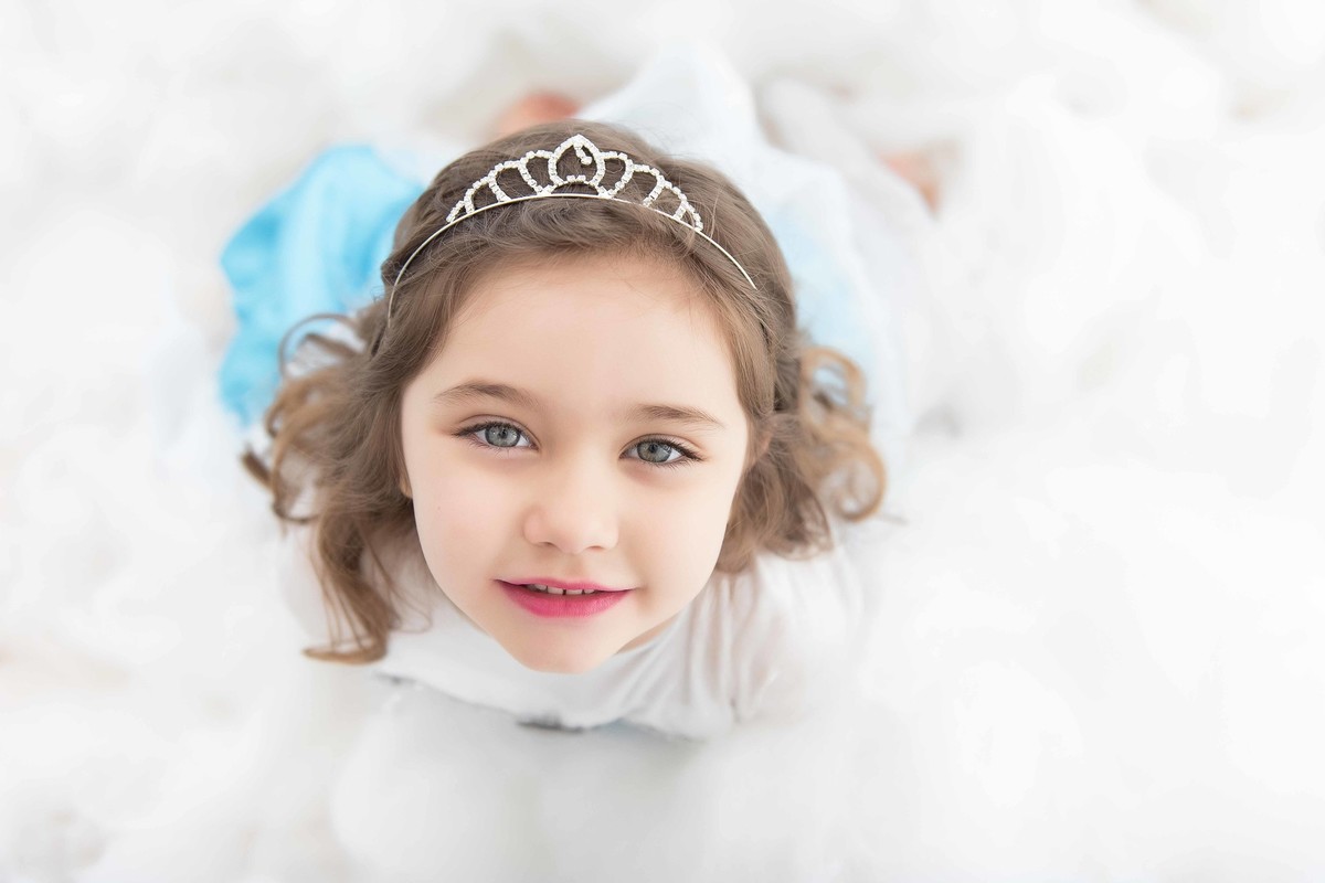 Ensaio fotográfico princesas - elsa e ana - Estúdio - neve - nuvem