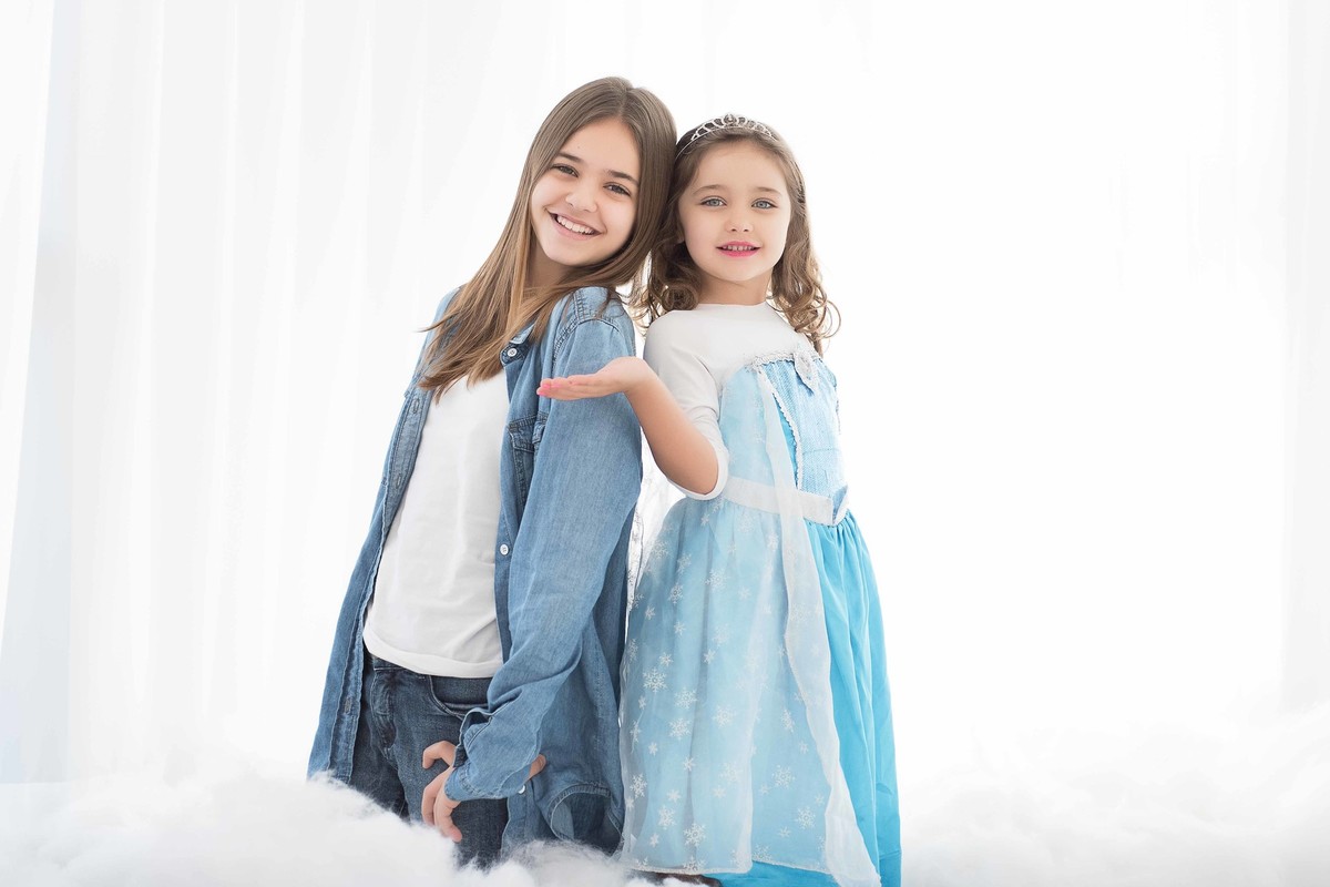 Ensaio fotográfico princesas - elsa e ana - Estúdio - neve - nuvem
