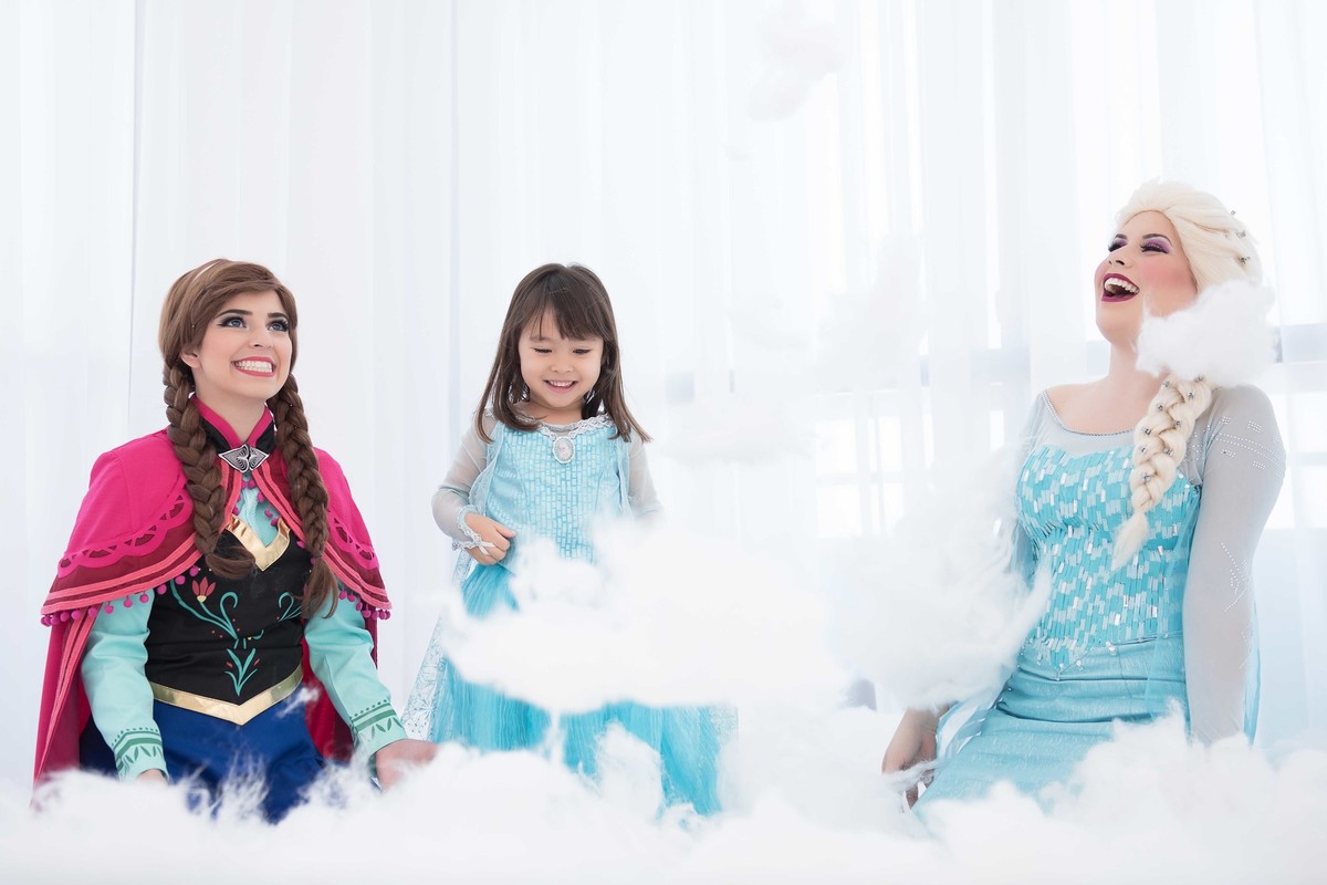 Ensaio fotográfico princesas - elsa e ana - Estúdio - neve - nuvem
