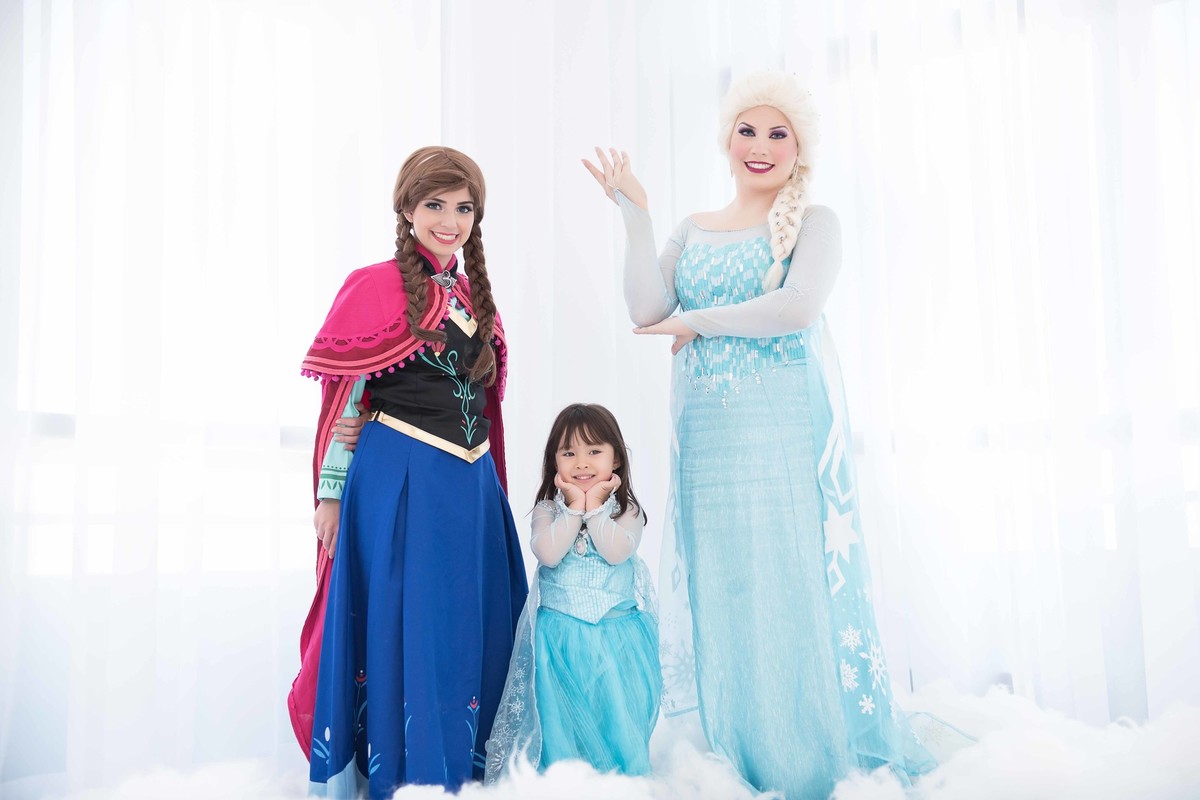 Ensaio fotográfico princesas - elsa e ana - Estúdio - neve - nuvem