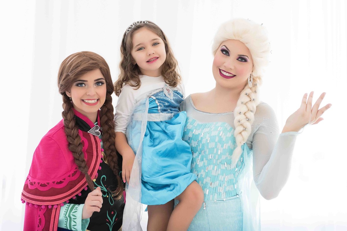 Ensaio fotográfico princesas - elsa e ana - Estúdio - neve - nuvem