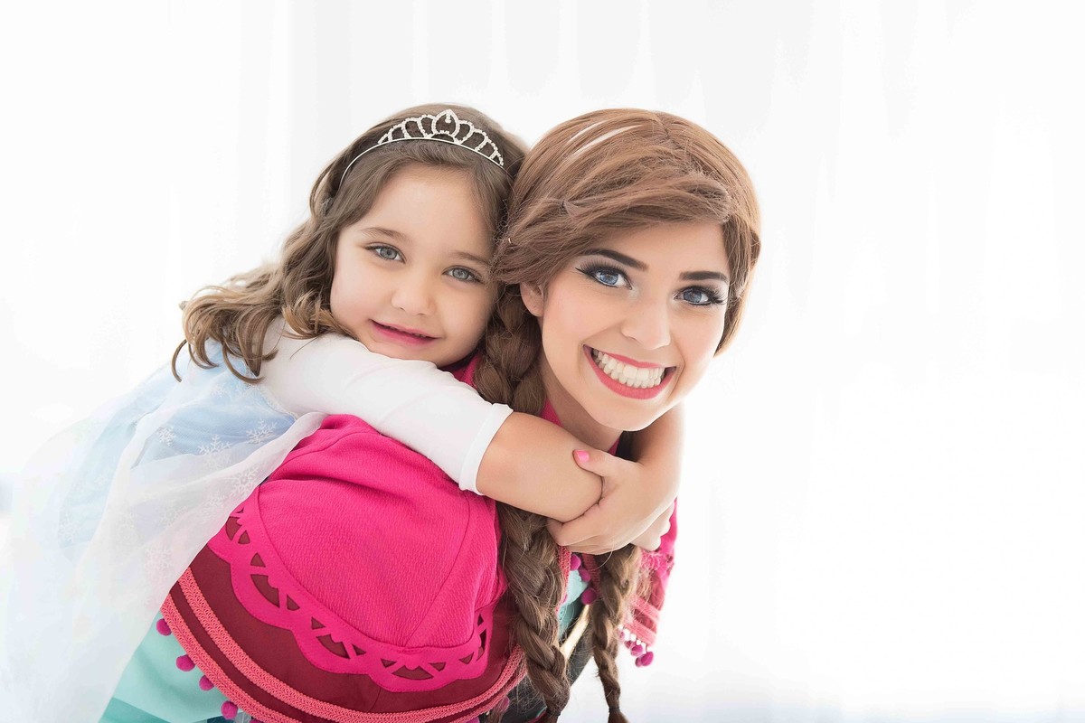 Ensaio fotográfico princesas - elsa e ana - Estúdio - neve - nuvem