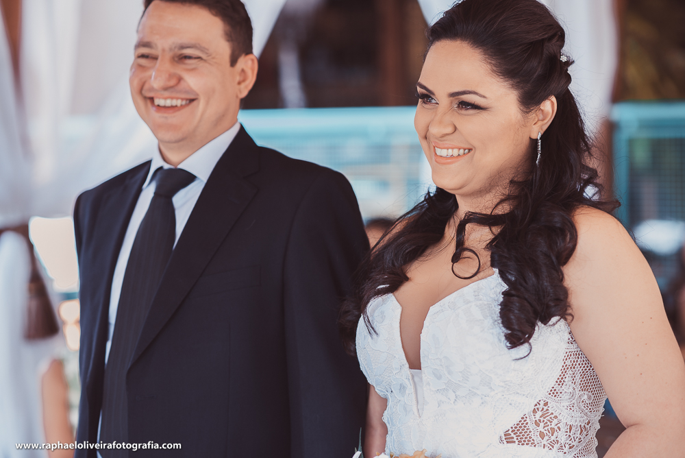 noivos sorrindo