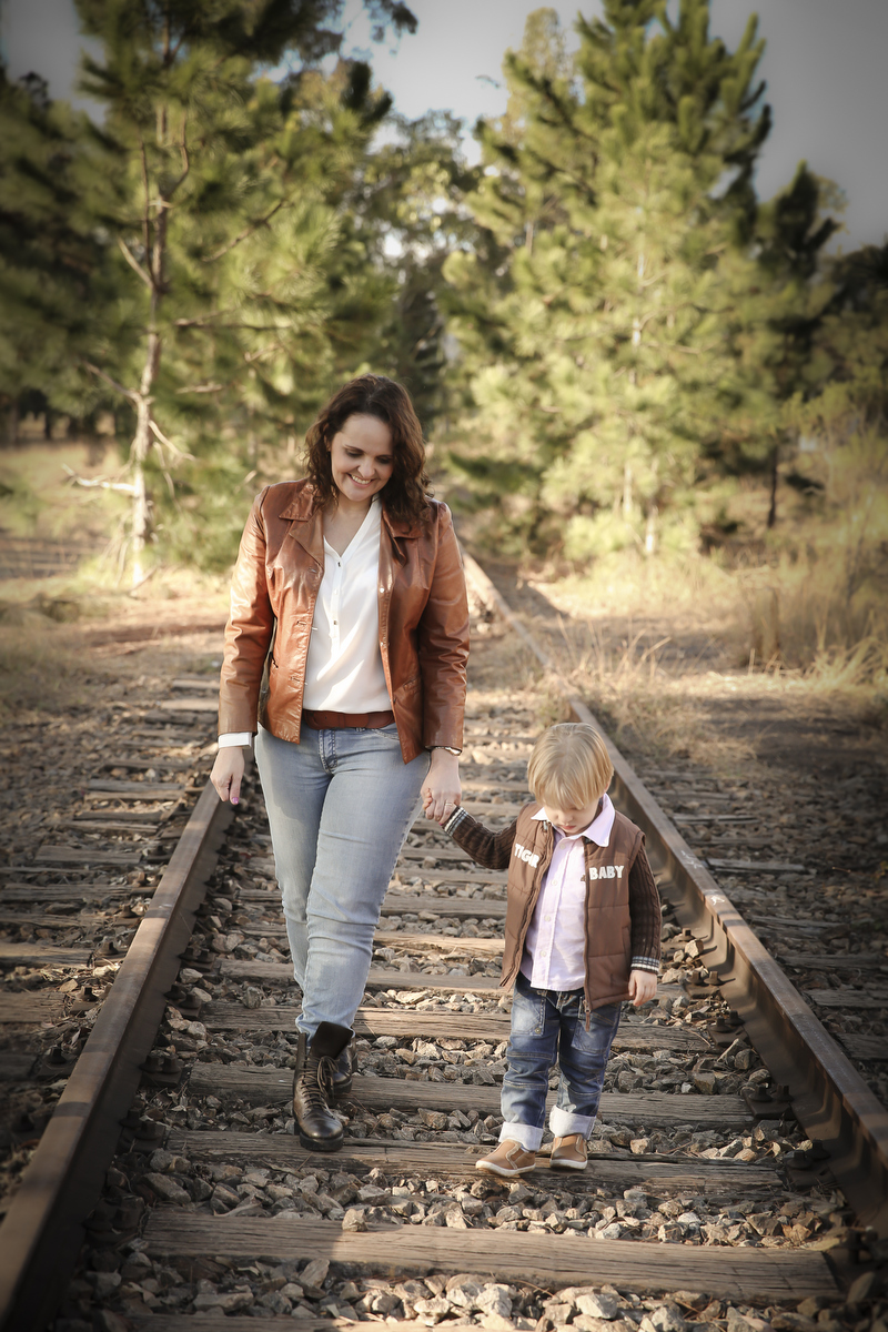 Fotos de família, ivna sá fotografia, ivna sá produção fotográfica, ivna sá, fotos externas, estúdio em belo horizonte, menina, menino, pai, mãe, filhos, família