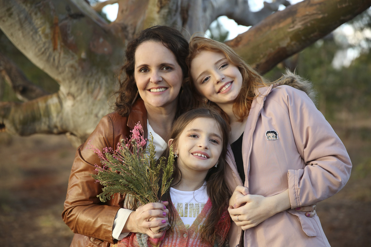 Fotos de família, ivna sá fotografia, ivna sá produção fotográfica, ivna sá, fotos externas, estúdio em belo horizonte, menina, menino, pai, mãe, filhos, família