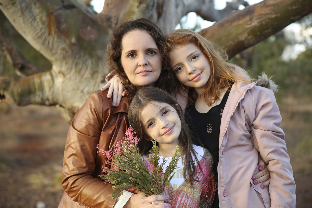 Fotos de família, ivna sá fotografia, ivna sá produção fotográfica, ivna sá, fotos externas, estúdio em belo horizonte, menina, menino, pai, mãe, filhos, família