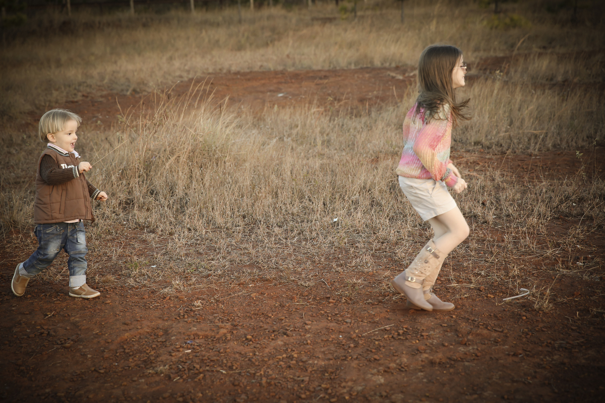 Fotos de família, ivna sá fotografia, ivna sá produção fotográfica, ivna sá, fotos externas, estúdio em belo horizonte, menina, menino, pai, mãe, filhos, família