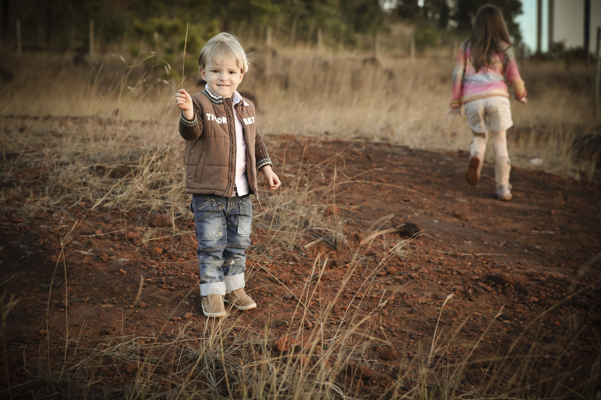 Fotos de família, ivna sá fotografia, ivna sá produção fotográfica, ivna sá, fotos externas, estúdio em belo horizonte, menina, menino, pai, mãe, filhos, família