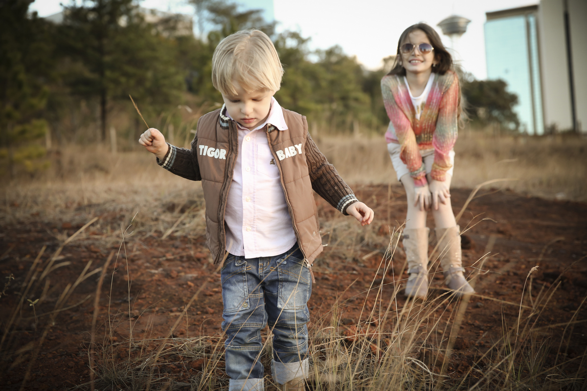 Fotos de família, ivna sá fotografia, ivna sá produção fotográfica, ivna sá, fotos externas, estúdio em belo horizonte, menina, menino, pai, mãe, filhos, família