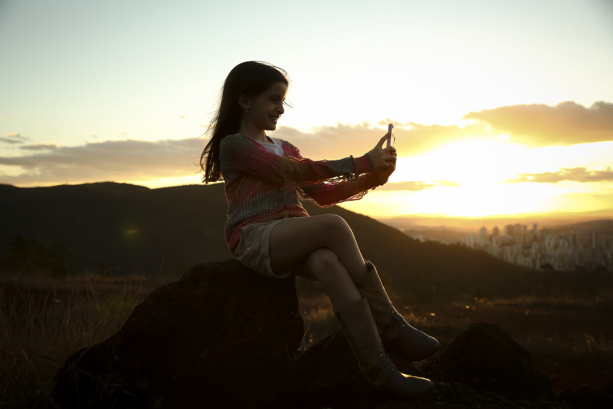 Fotos de família, ivna sá fotografia, ivna sá produção fotográfica, ivna sá, fotos externas, estúdio em belo horizonte, menina, menino, pai, mãe, filhos, família