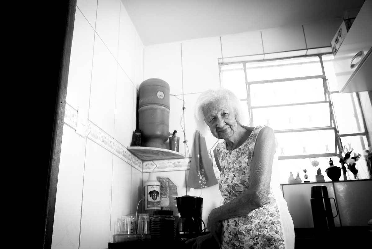 fotos de idosa, fotos de idosa em bh, fotos de idosa em belo horizonte, ivnasa, ivna sa produção fotográfica, ivna sá em bh, ivna sa em belo horizonte, book de cem anos, book de cem anos em bh, book de cem anos em belo horizont
