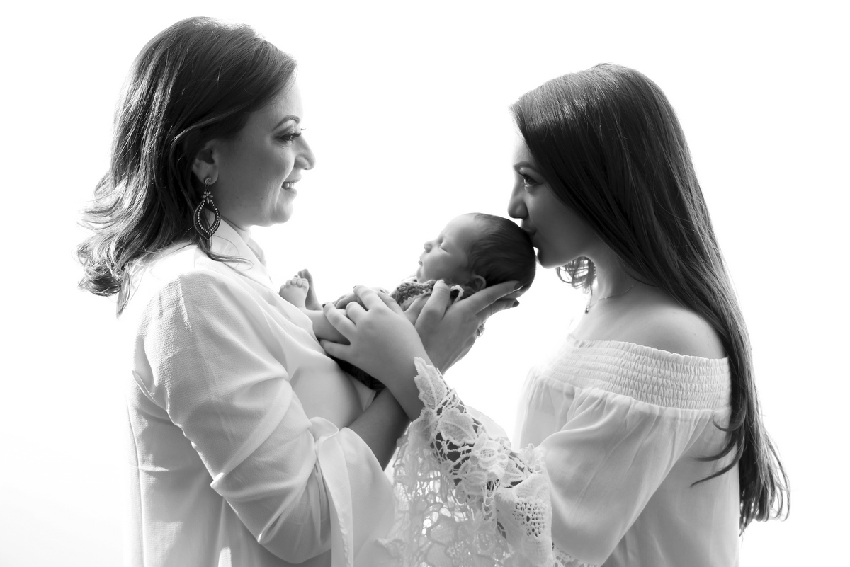 Fotos newborn em belo horizonte, newborn em bh, ivna sá produção fotográfica, ivna sá fotografia, newborn em estúdio, ivna sá, fotos de família, foto com irmãos, newborn