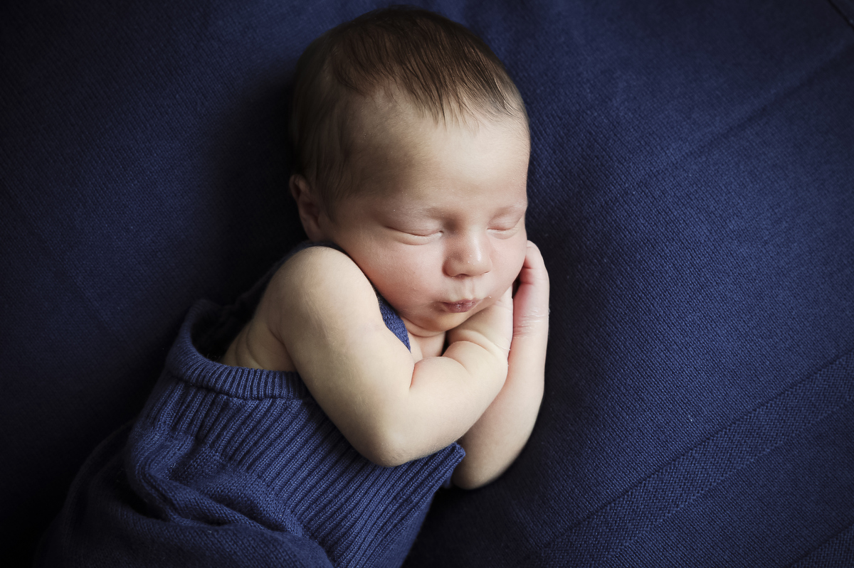 Fotos newborn em belo horizonte, newborn em bh, ivna sá produção fotográfica, ivna sá fotografia, newborn em estúdio, ivna sá, fotos de família, foto com irmãos, newborn