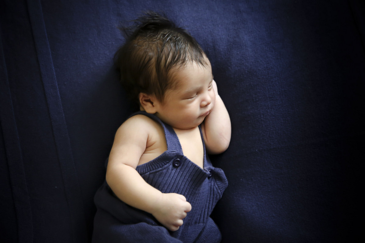 Ivna sá produção fotográfica, ivna sá fotografia, estúdio ivna sá em belo horizonte, fotos newborn, fotos de menino em estúdio, fotos de recém-nascido, recém-nascido