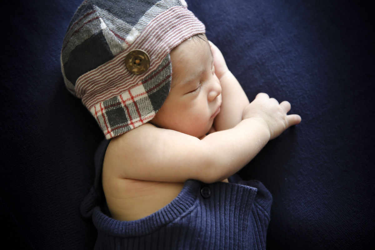 Ivna sá produção fotográfica, ivna sá fotografia, estúdio ivna sá em belo horizonte, fotos newborn, fotos de menino em estúdio, fotos de recém-nascido, recém-nascido