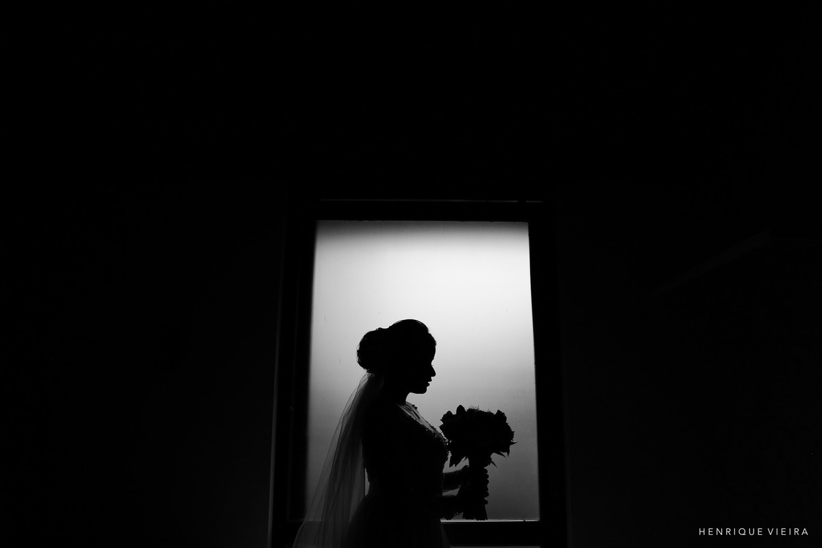 um belo contra luz, noiva Isabella, fotógrafo Henrique Vieira