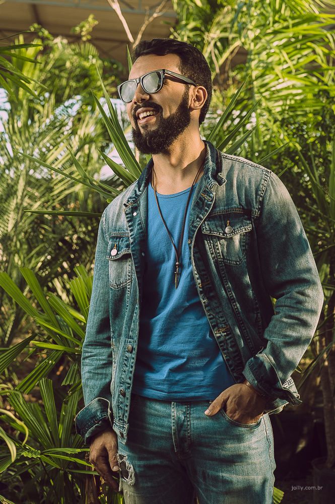 modelo masculino jaqueta jeans oculos escuro ensaio de book pessoal em feira de santana fotografo rick joilly