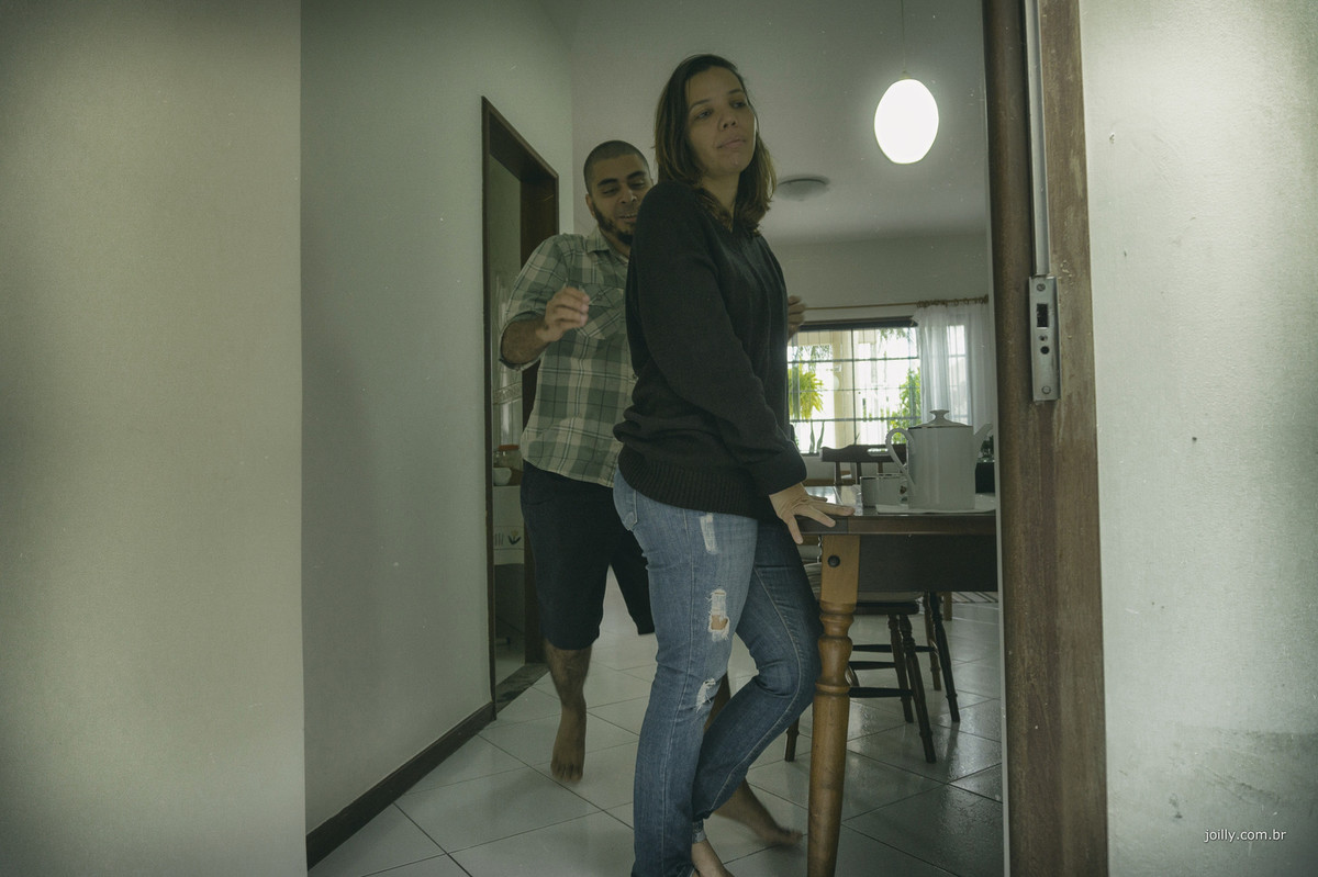 caio corre para dar abraçõ
