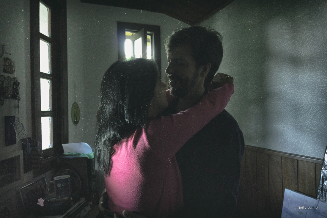 fotografia de rick mostra o casal ao ritmo de uma dança