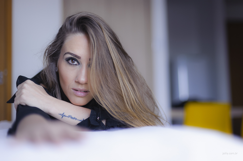 olhar cativante da modelo grazy sob as lentes do fotografo joilly