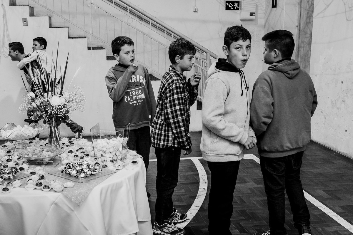 Momento de flagra entre crianças durante festa infantil no interior do RS