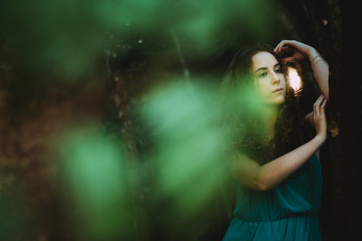 Ensaio feminino que reflete a beleza da alma fotografado na cascata Santa Rita em Estrela.