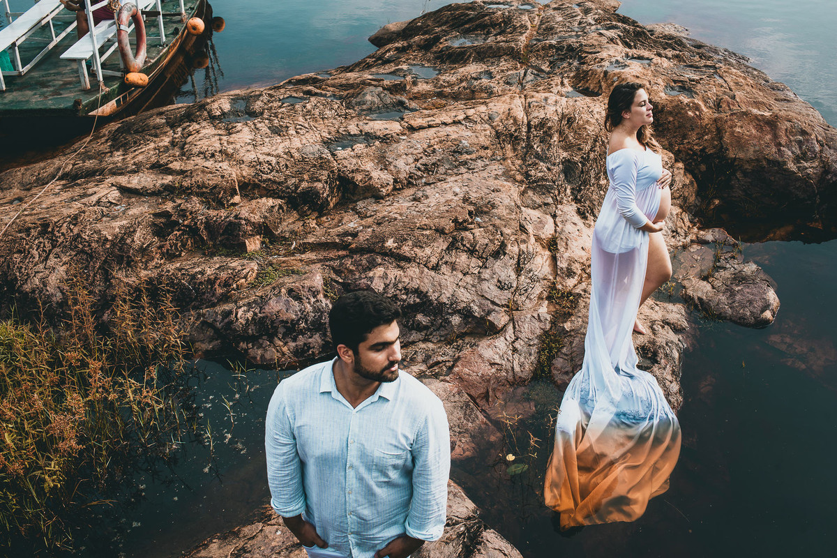 Ensaio maravilhoso de gestante na natureza fotografado em Imbassaí Bahia