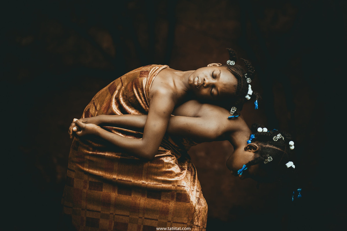 Haitian sisters photographed artistically and profoundly poetic by Brazilian photographer