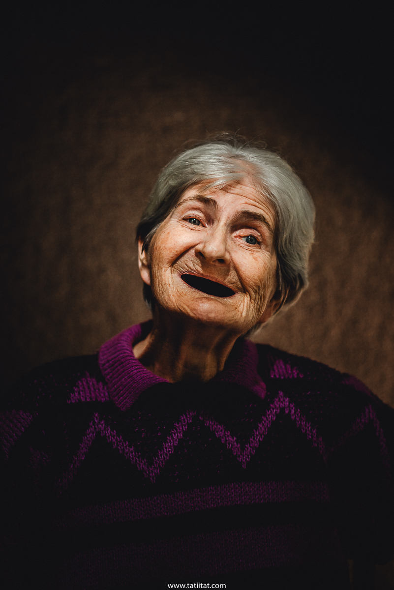 Retratos poéticos sobre grandes mulheres revelam o que é felicidade através do olhar e sensibilidade da fotografa gaúcha Tati Itat